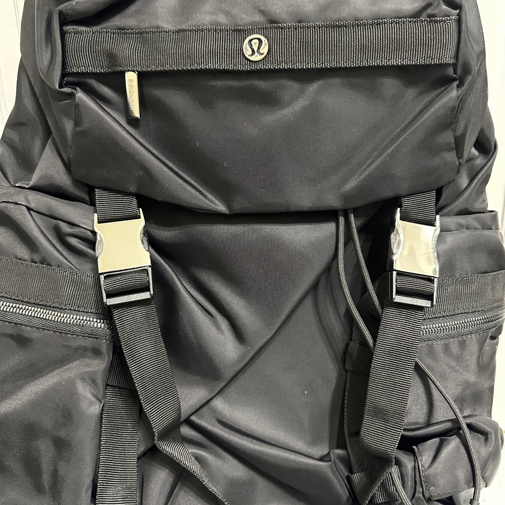 Lululemon Wunderlust Backpack 25L - Picture 3 of 9